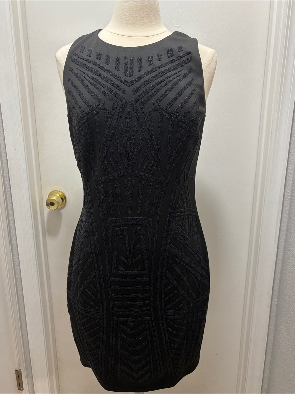 Badgley Mischka Black Textured Geometric Sheath Dress